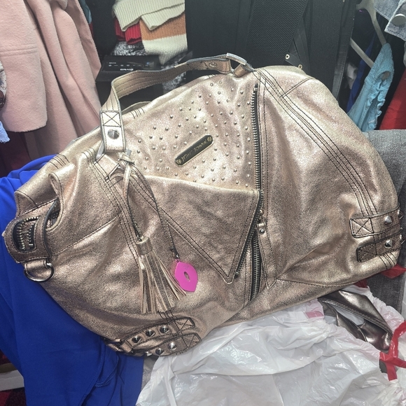 🍁🍂100%cow Leather SUPER RARE HTF VINTAGE BETSEY JOHNSON STUDDED MOTORCYCLE BAG - Picture 4 of 12